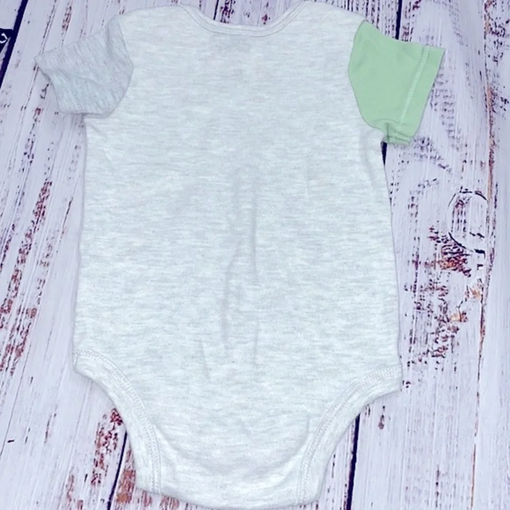 STAR WARS Mandalorian Grogu baby yoda onesie size 6-9 months